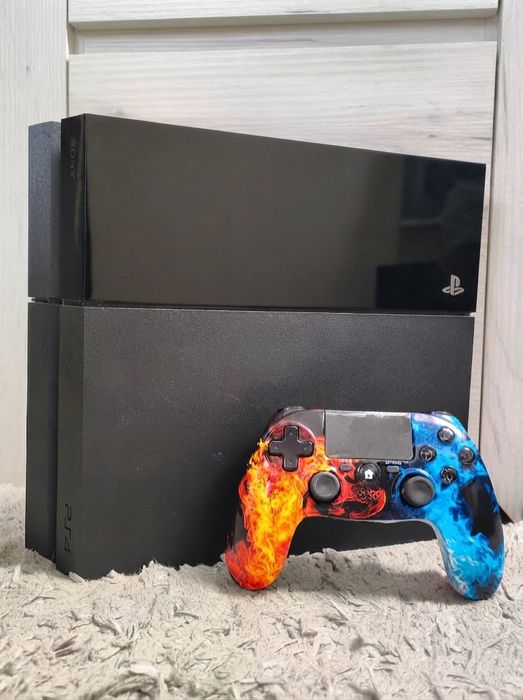 Konsola PlayStation 4 PS4 500GB z padem i okablowaniem