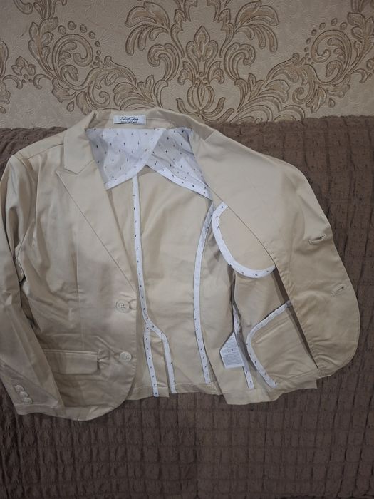 Піджак новий ніразу не одягали