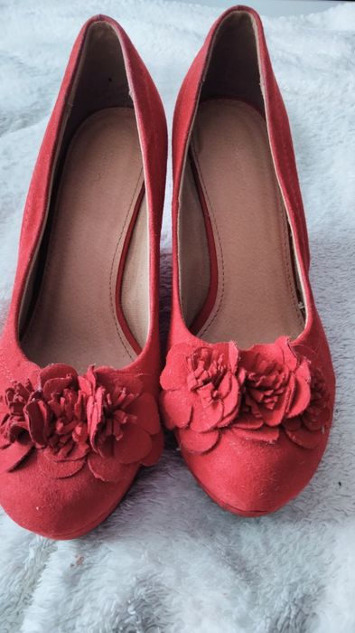 Półbuty na koturnie