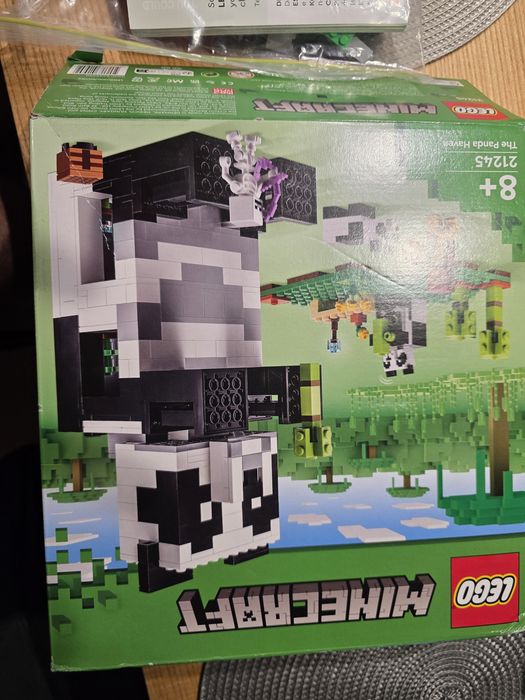 Kompletny zestaw Lego Minecraft 21245 Panda Haven