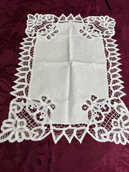 Pano bordado com 51cm