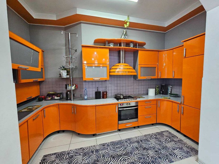 Продаж унікальної квартири на вул. Руська, поруч ЦУМ