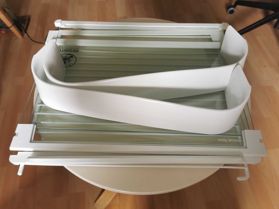 Wyposażenie lodówki Electrolux EJ1800AOW (półki, uchwyty itp)