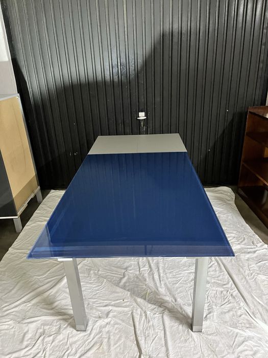 Mesa de vidro extensível azul