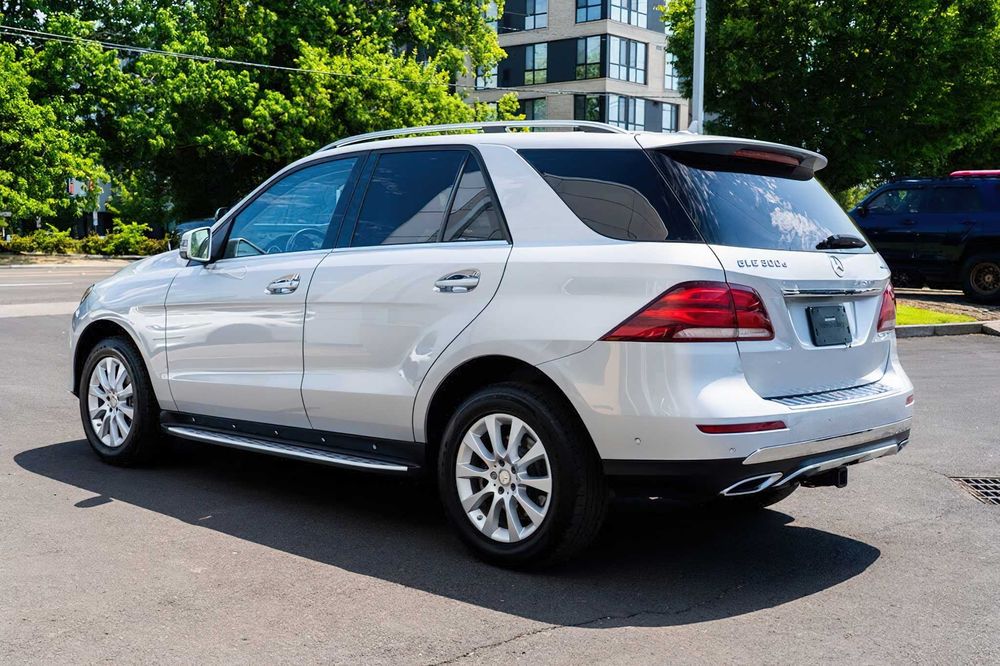 Mercedes-Benz GLE 300      2016