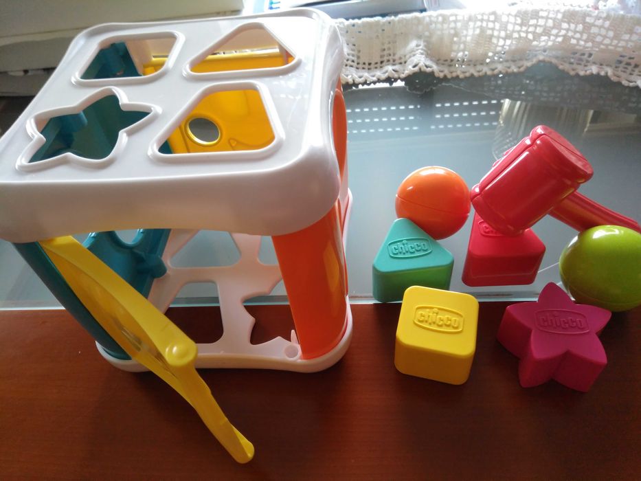 Brinquedo educativo chico