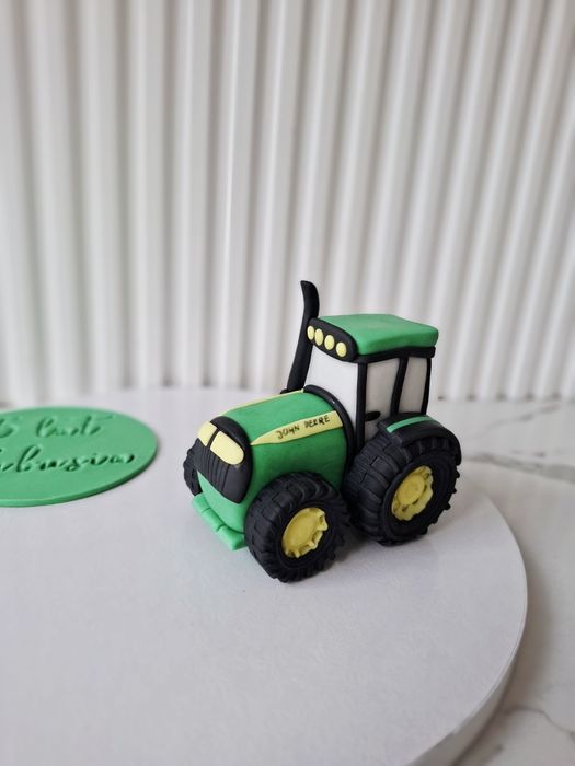 Traktor i tabliczka figurki z masy cukrowej