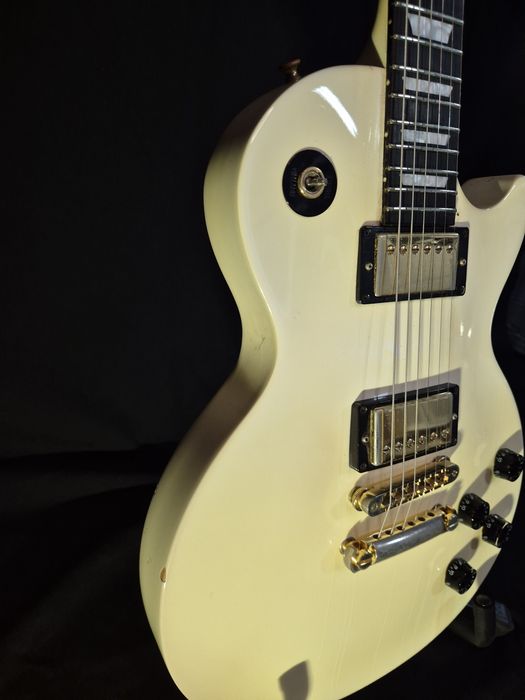 Gibson Les Paul Studio ebony fretboard