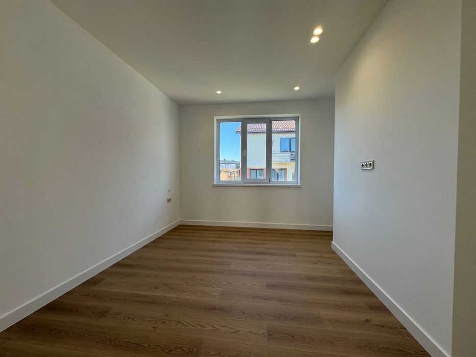 Продам котедж з ремонтом р-н Райський сад