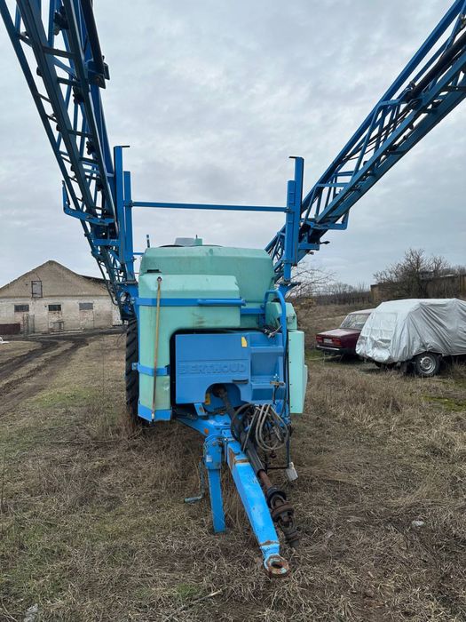 Оприскувач Berthoud 3200