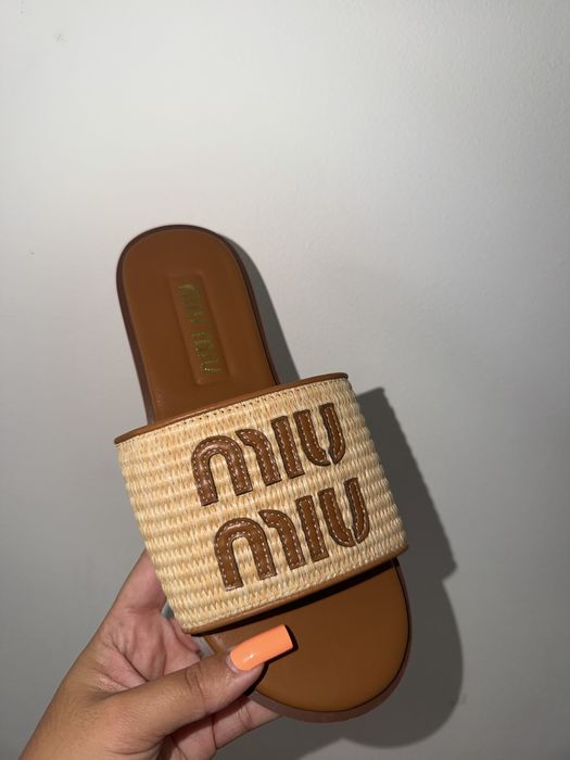 Chinelos miu tamanho 36