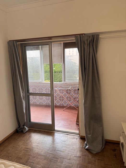 Alugo quarto no Areeiro