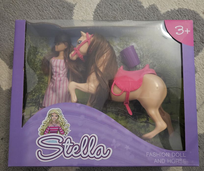 lalka i koń playtive