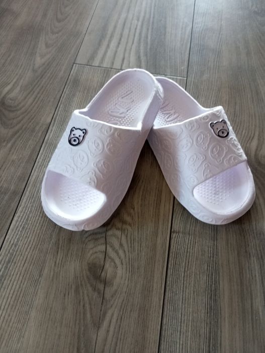 Lekkie klapki na basen miś 37 NOWE
