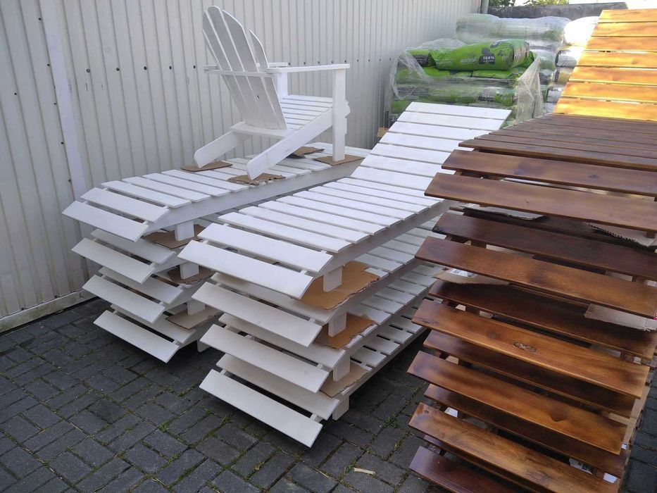 Espreguiçadeiras em Madeira de Pinho Tratado
