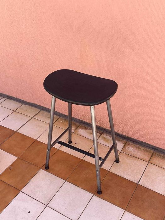 Cadeira preta para cozinha