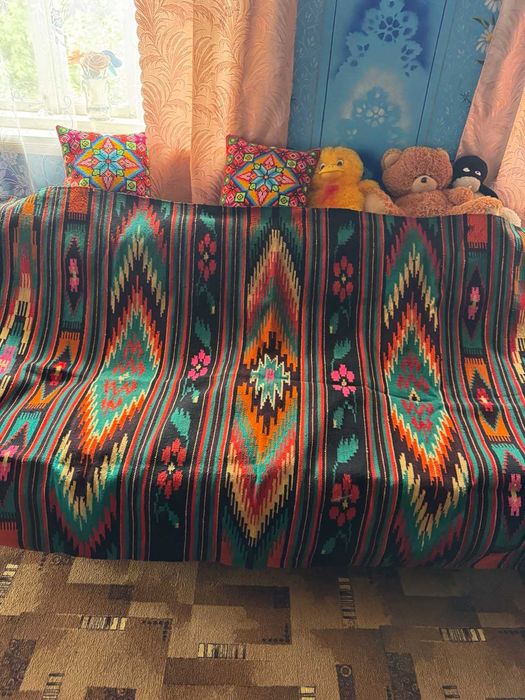 Килими ручної роботи,антикваріати,вишиті картини