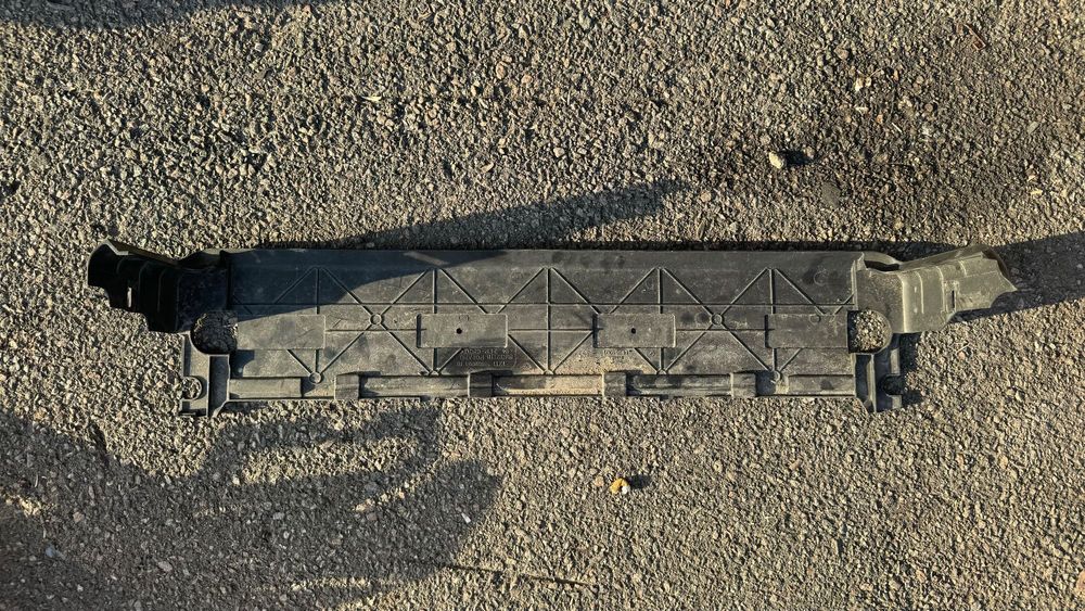 нижня кришка радіатора BMW 530 G 30 2019