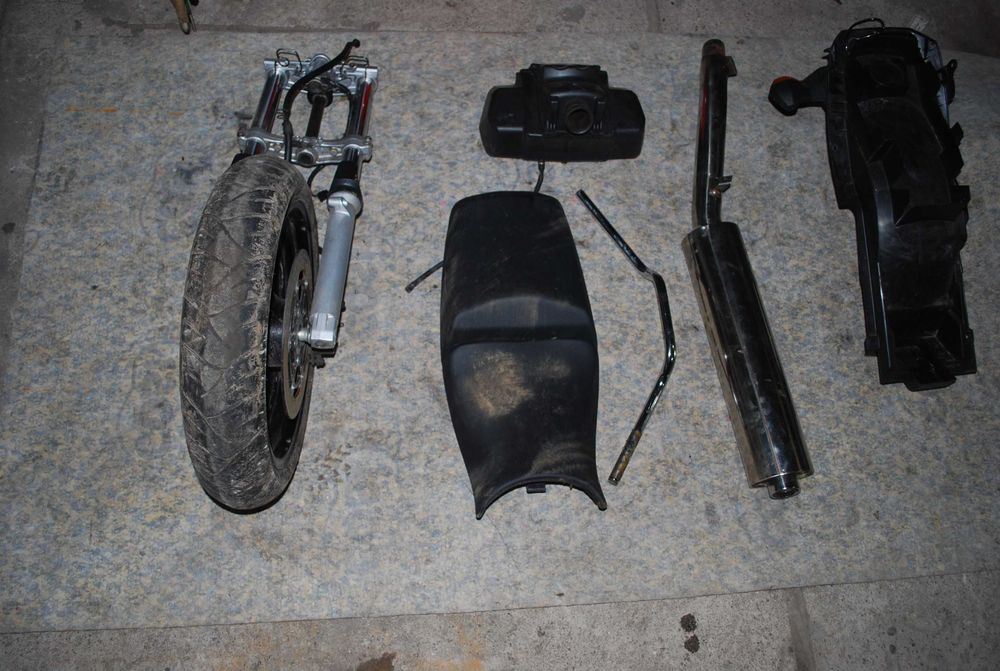 SUZUKI BANDIT 2009 część owiewki silnik lagi koło