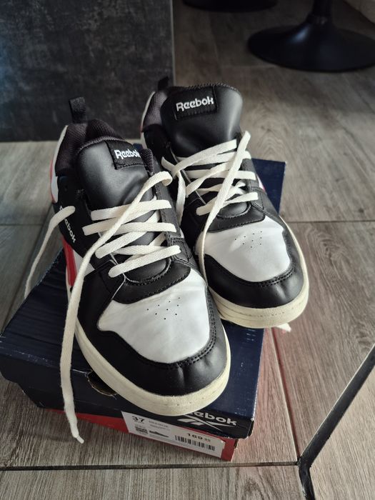 Sprzedam buty widoczne na zdjeciu