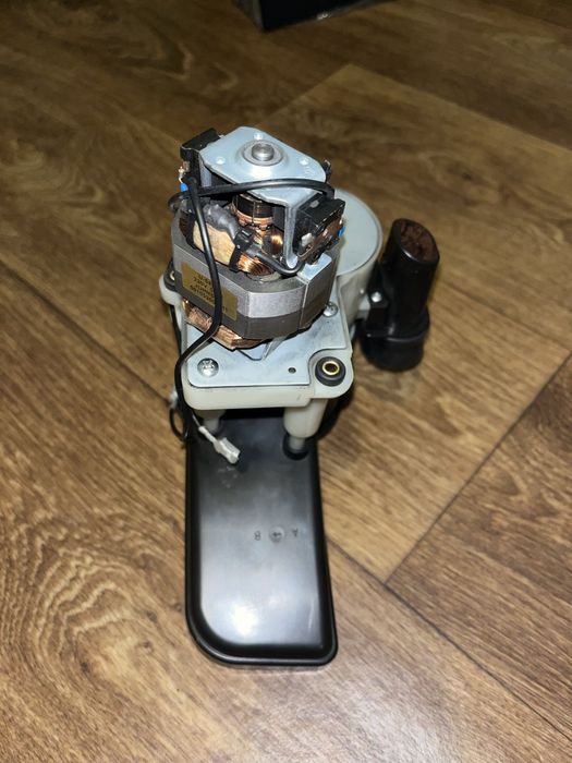 Мотор кавомолки і помпа кавоварки