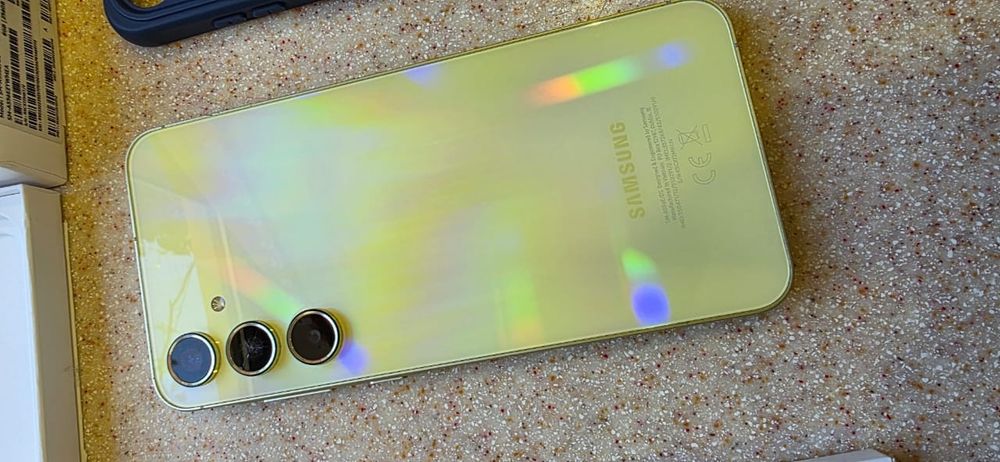 Телефон Samsung A55 під відновлення
