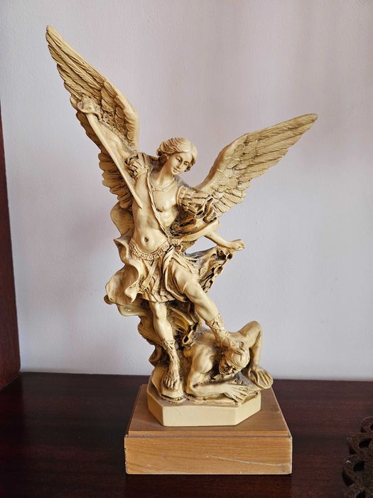 Figura Św. Michał Archanioł, Włochy rok 2000