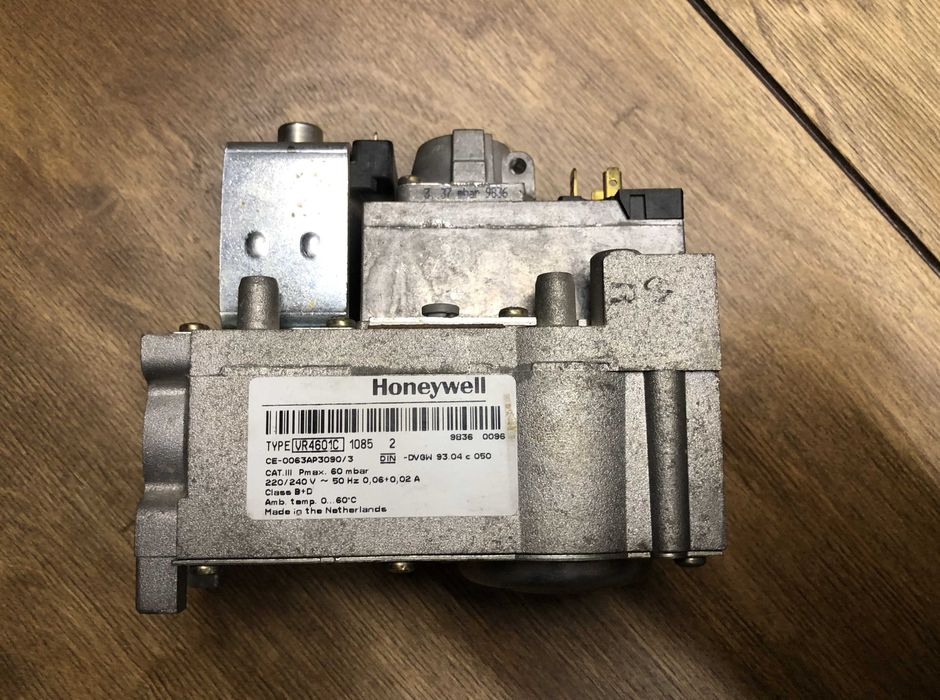 Газовий клапан Honeywell VR4601C для котлів Viessmann Vitogas