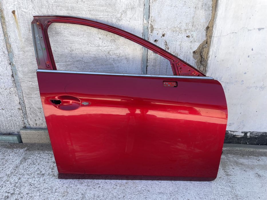 Передняя правая дверь mazda 3 bp
