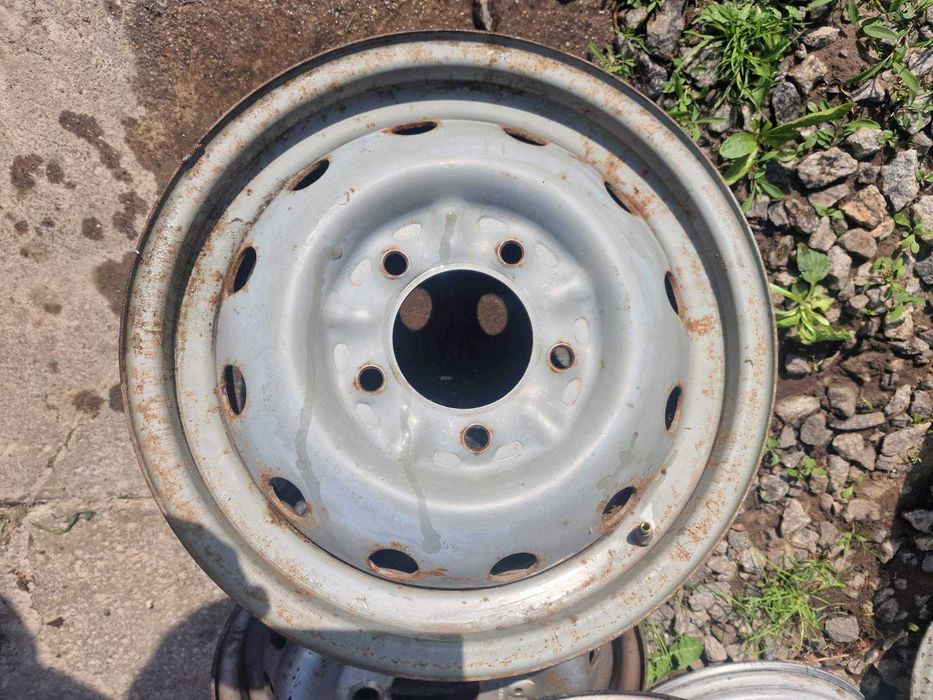 Сталеві диски на Ниву R16 5*139,7