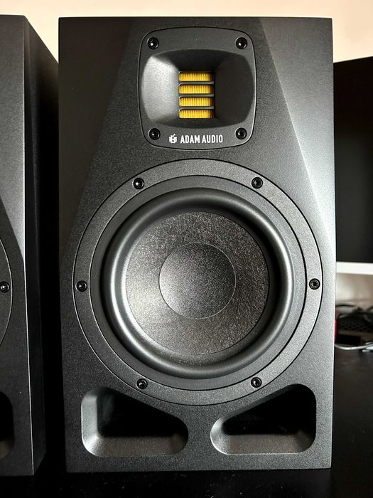 ADAM Audio A7V (Par) – Como Novas | Fatura + Caixa | 2 Meses