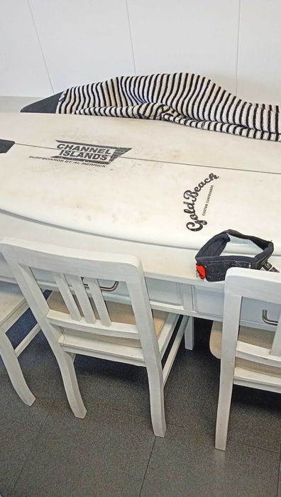 Vendo prancha surf 5.6 goldbeach com autocolantes all Merrick