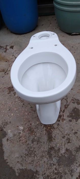 Sanitas e bidés em bom estado