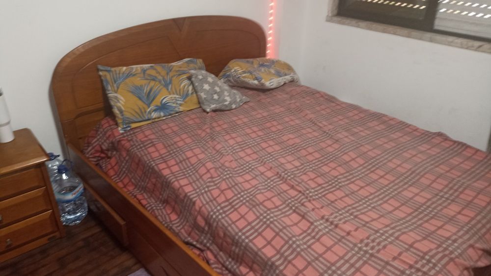 Aluga se Quarto Individual/Casal