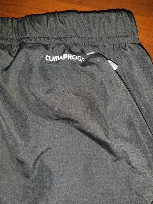 Adidas, czarne z białymi dodatkami, climaproof