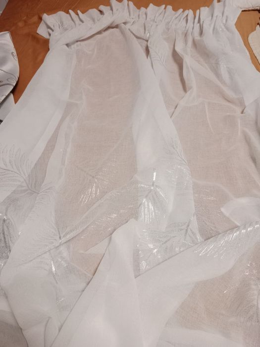 Firanki 2 sztuki liście srebrne