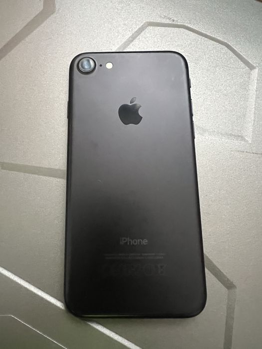 Смартфон iPhone 7 128 Gb 97%