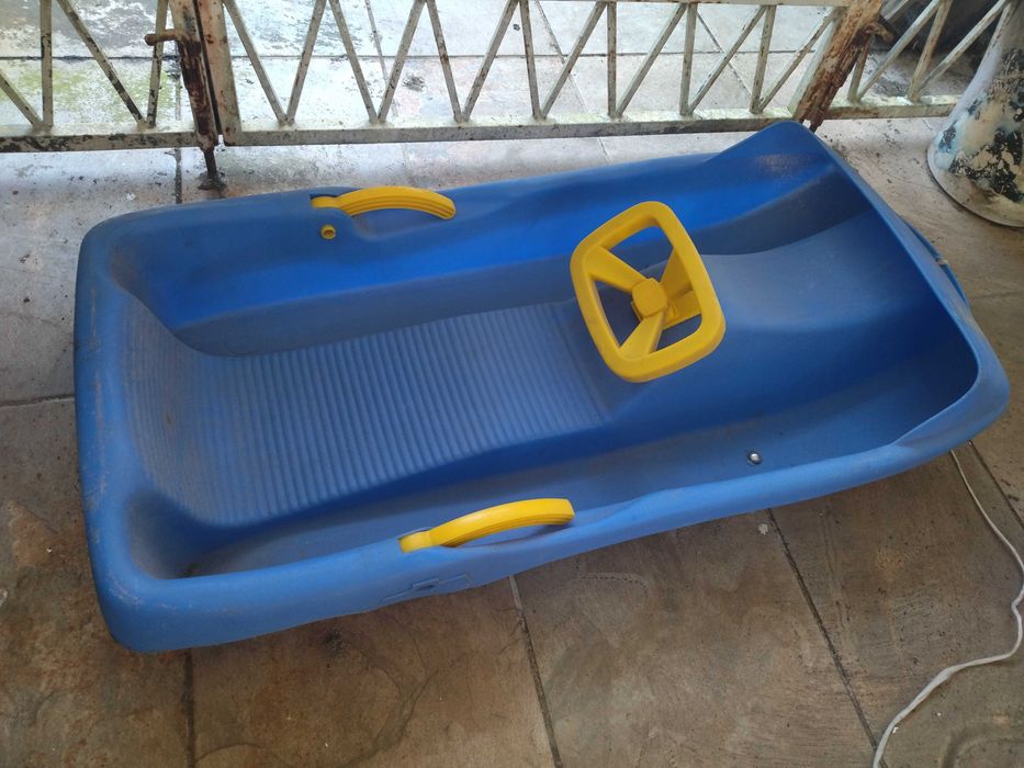 Vendo Trenó neve