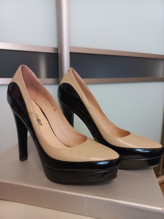 Босоніжки, туфлі, напівчеревикі