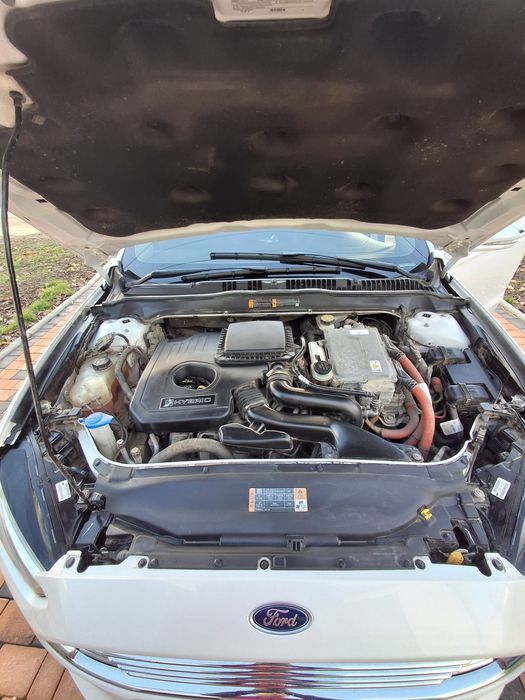 Ford fusion 2013 год.