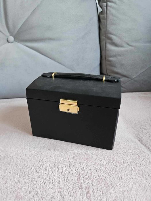 Kuferek na biżuterię organizer szkatułka na kolczyki czarny biżuteria