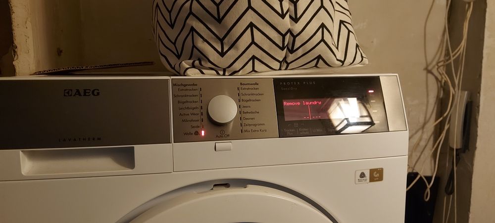 Сушильна машина AEG