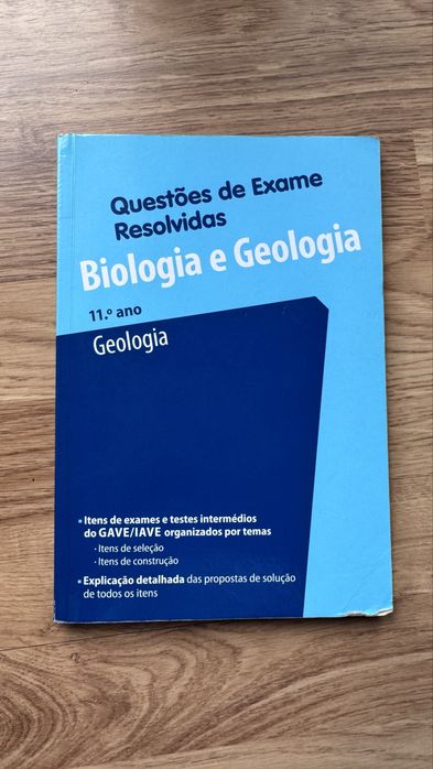 4 livros de preparacão Exame Nacional Biologia e Geologia