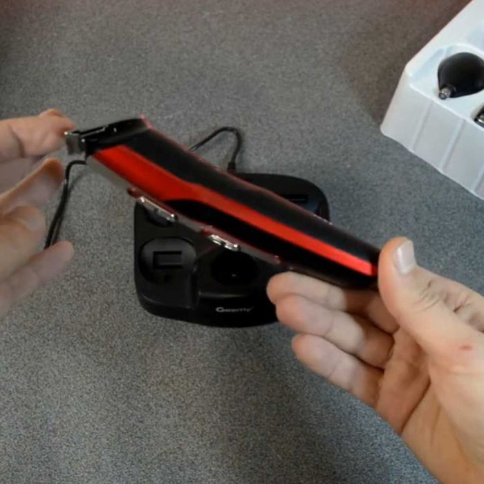 Машинка для стрижки GEMEI 10в1 — идеальный подарок мужчине