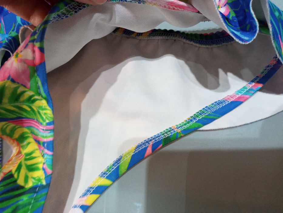 Bikini moda brasileira. Tamanho S/M forrado e com enchimento no peito