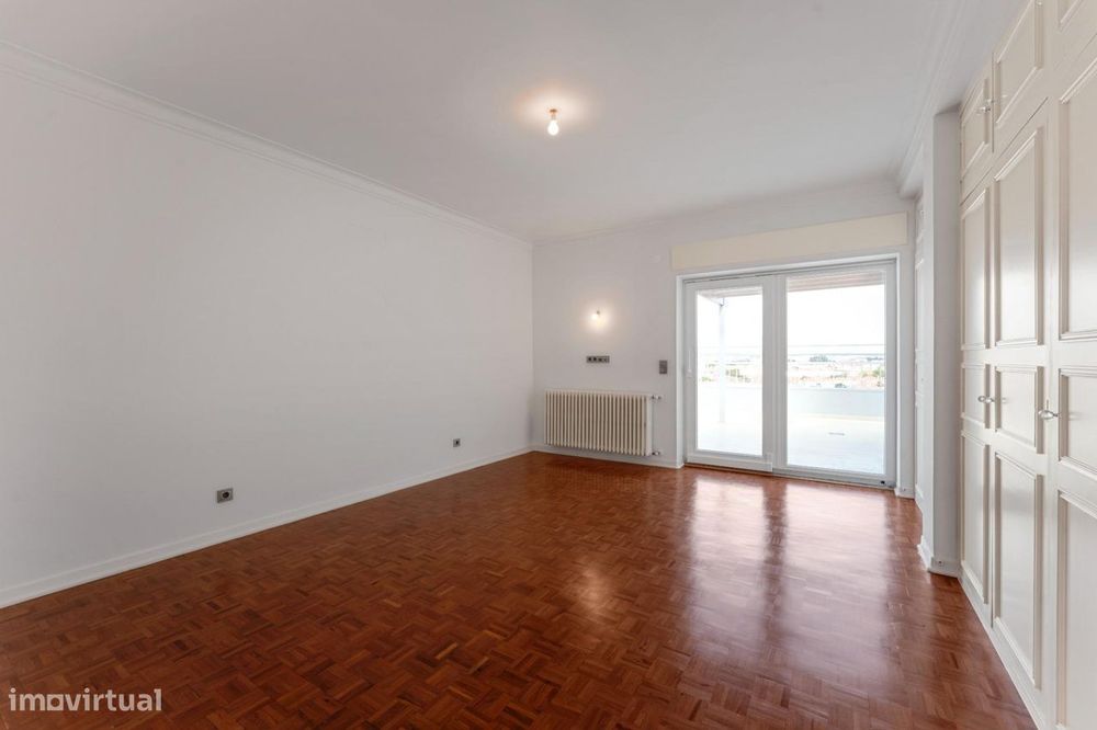 Penthouse T6 com Terraço de 131 m2 e Vista sobre Lisboa | Alvalade