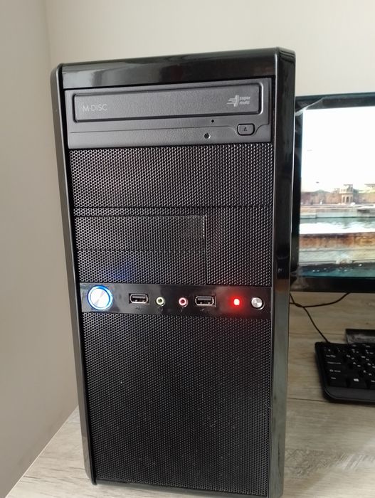 Продам НОВИЙ гральний комп'ютер.