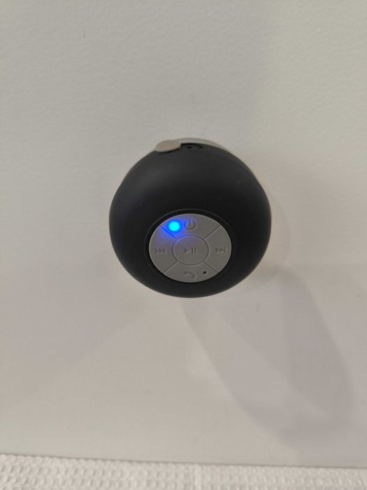 Bluetooth Speaker with Suction Cup447168317343682560