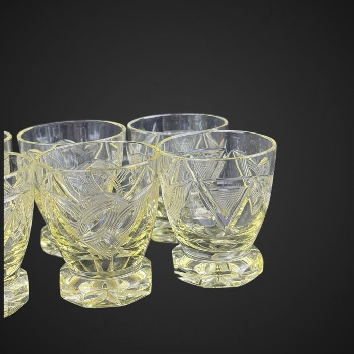 Kryształowe kieliszki do wódki likieru żółte szlif B51/051502