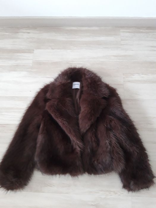 Casaco pêlo castanho da Bershka